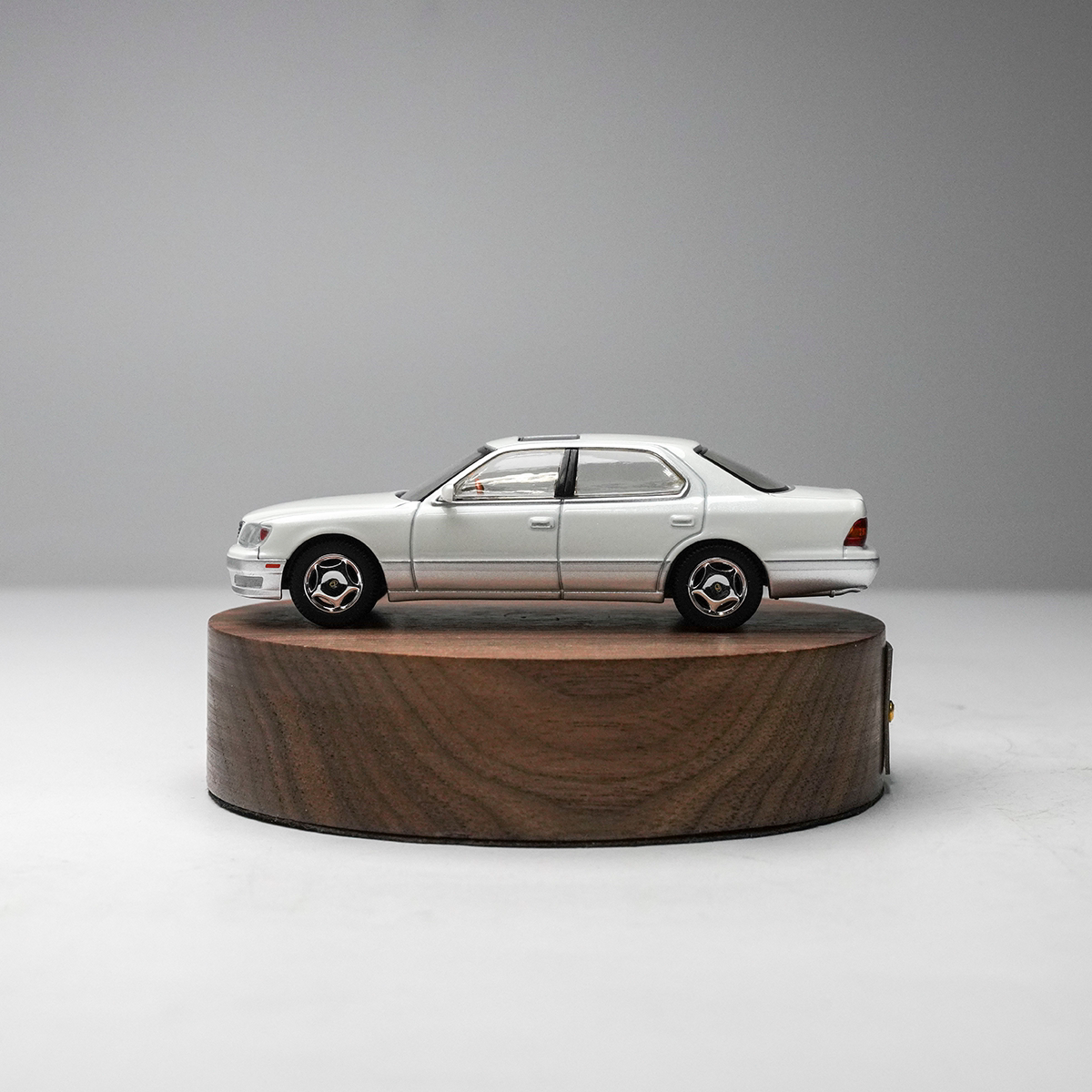 Tomytec Diecast 1/64 Scale Lex - مراجعة Die Cast Car 1 64 وسعره