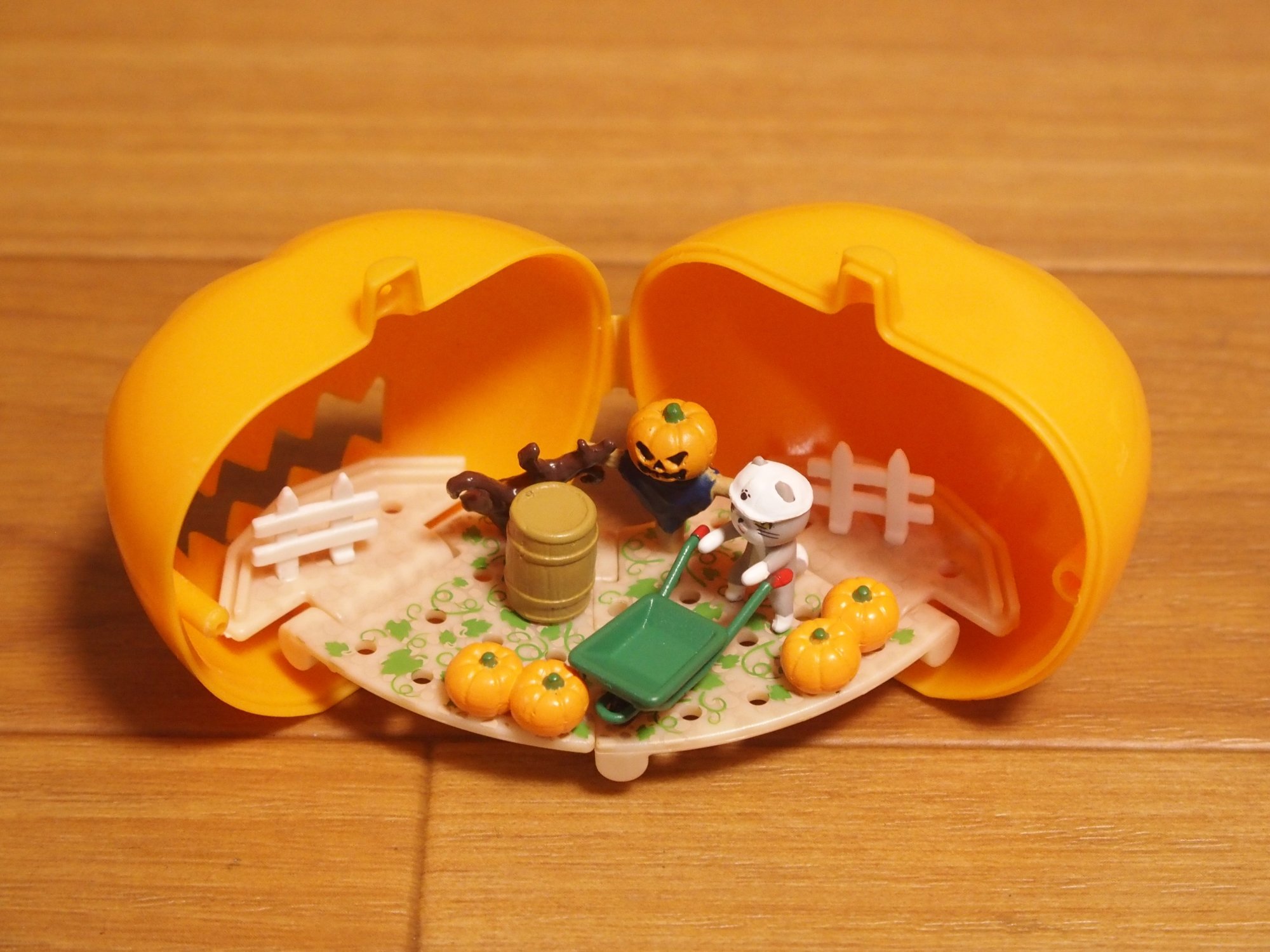 Tarlin capsule toys kawaii 2-w - مراجعة Capsule Toy Gashapon وسعره