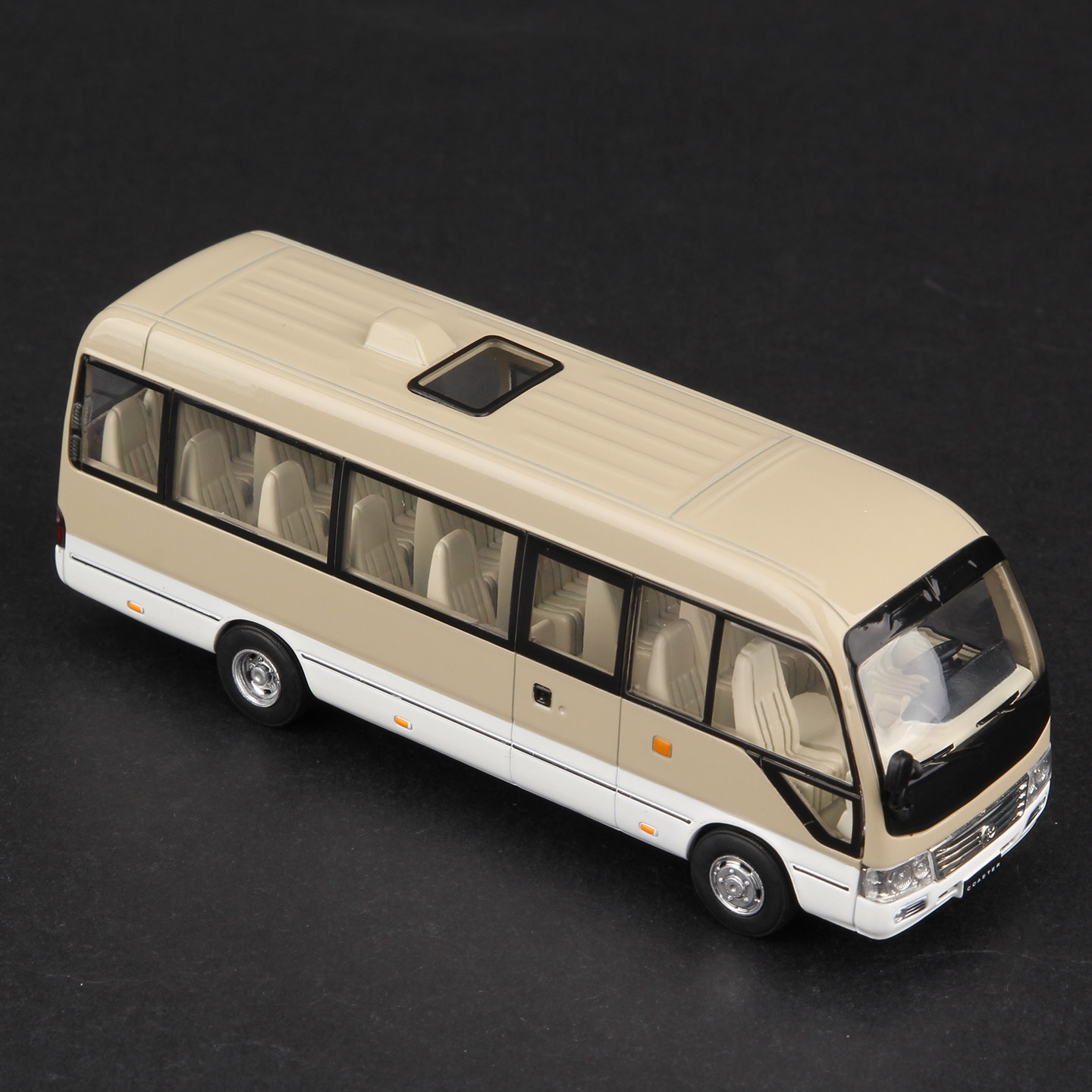 Toyota Coaster 1:64 Alloy Die- - مراجعة Die Cast Car 1 64 وسعره