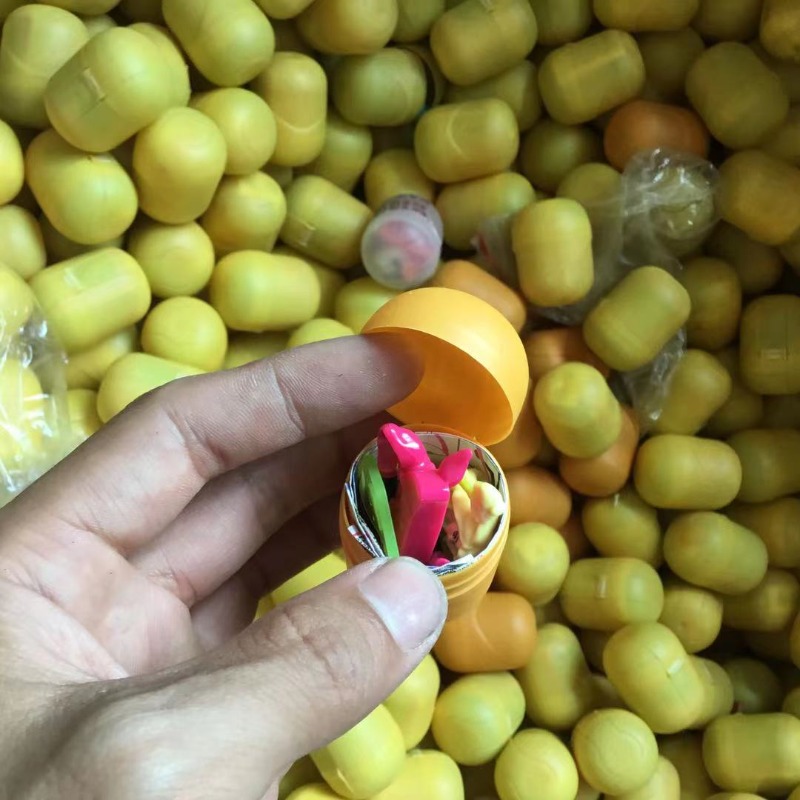 Capsule Gashapon Gacha Toy Kin - مراجعة Capsule Toy Gashapon وسعره